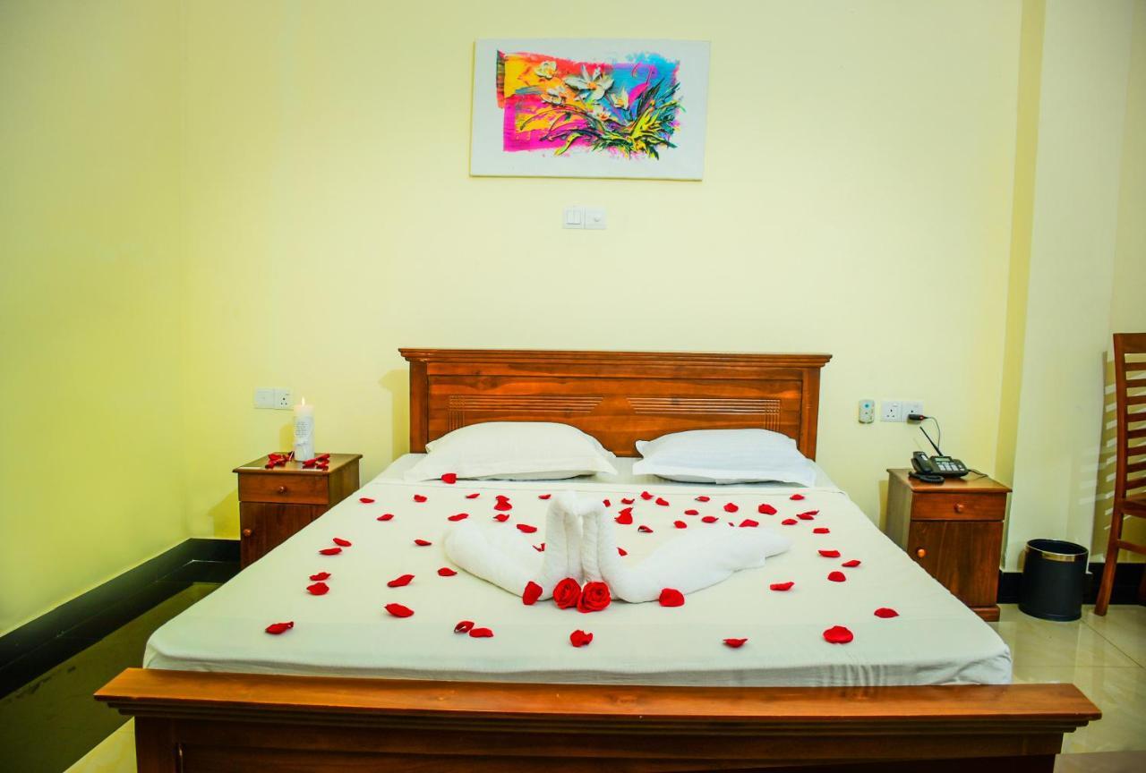Capitalcity Hotel Бадулла Экстерьер фото
